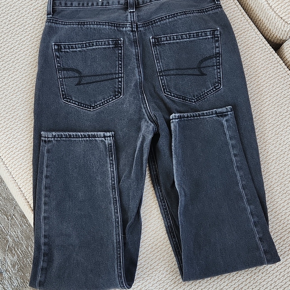 Women's AEO Black Jeans, Mom Jeans, size 4 Regular - Picture 5 of 5
